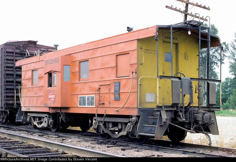 Milwaukee Road bay window caboose MILW #992063